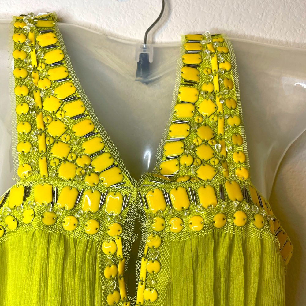 STUNNING BCBGMAXAZRIA 100% SILK DRESS WITH JEWELS SIZE 2